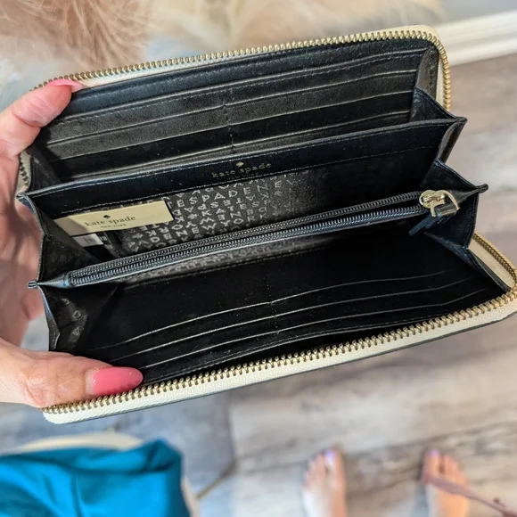 Kate Spade White and Black Wallet - Picture 4 of 7